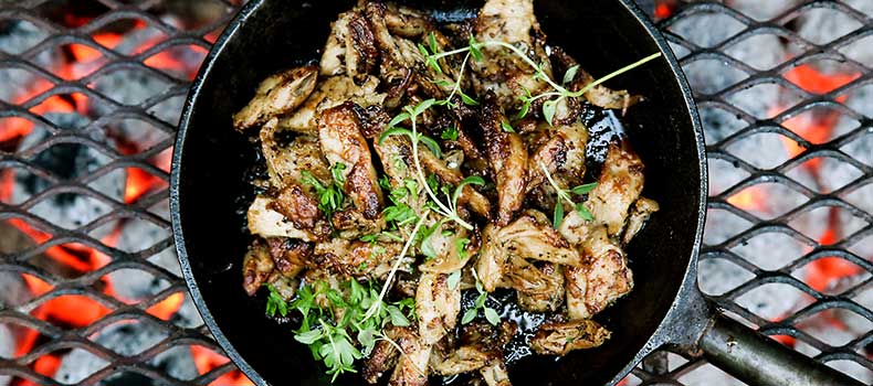 BBQ kyckling och kalkon i stekpanna 