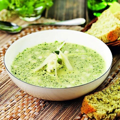 Broccoli- och sparrissoppa med spenatbröd & färskostklick