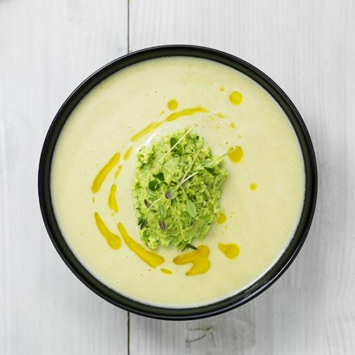 Broccolisoppa med ärthummus