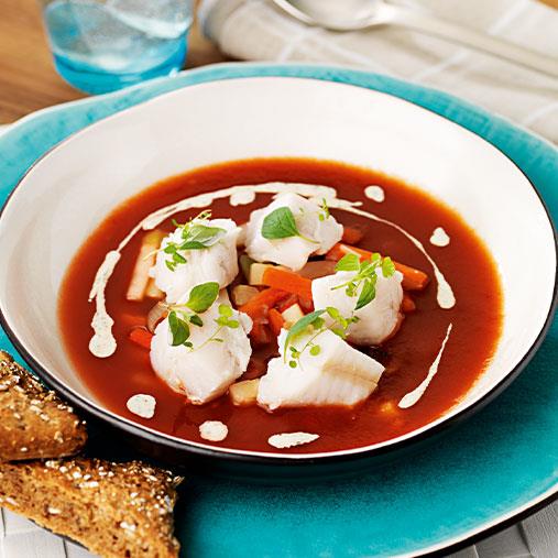 Fisk i het tomatbuljong med asiatisk klick