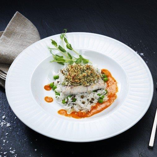 Parmesangratinerad ryggfilé med röd paprikasås