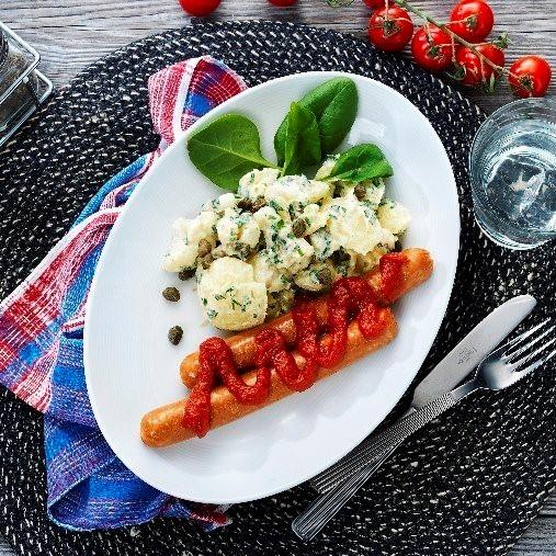 Veggie korv med potatis- och blomkålssallad och hemlagad ketchup